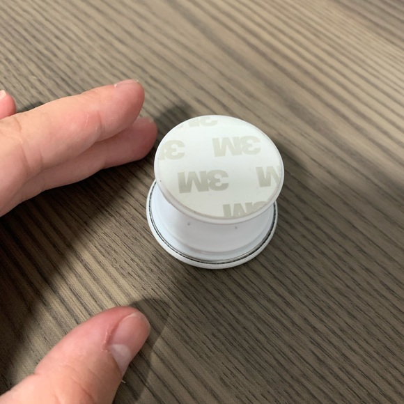 Marilyn Monroe Retractable Pink Badge Holder - Picture 4 of 4